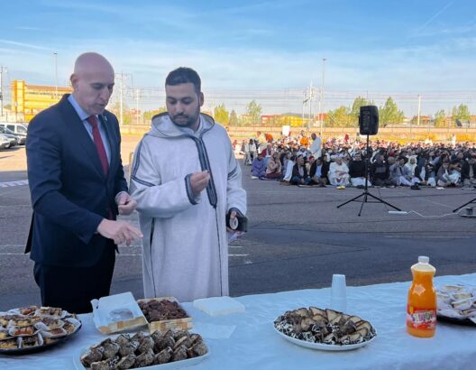 الجالية المغربي بإسبانيا تحيي عيد الفطر بحضور مسؤولين إسبان