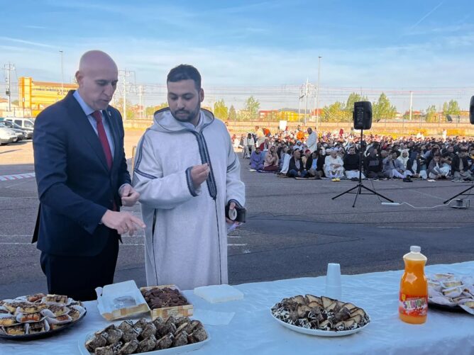 الجالية المغربي بإسبانيا تحيي عيد الفطر بحضور مسؤولين إسبان