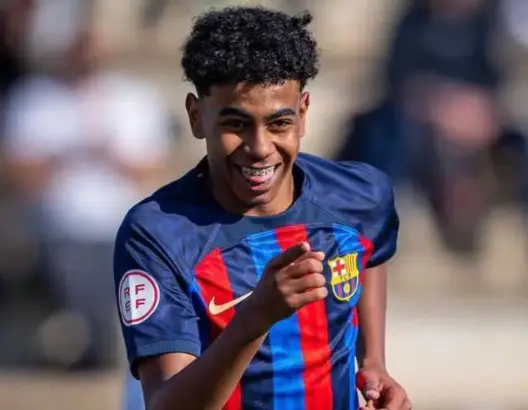 المغربي الأمين يامال .. أصغر لاعب في التاريخ ينضم لقائمة برشلونة