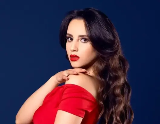 “دجاك بوت”.. وصال بيريز “مؤثرة” تعري خبايا الاغتناء السريع في السوشل ميديا