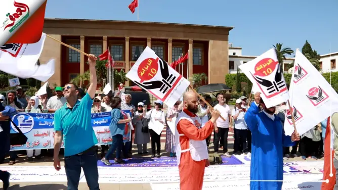 أساتذة الزنزانة 10 يعودون للاحتجاج بشوارع الرباط