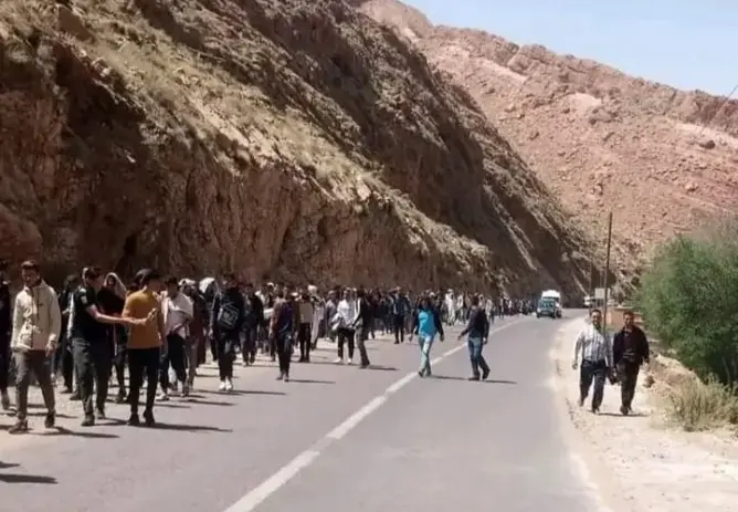 مسيرة على الأقدام لسكان “أيت مراو” صوب عمالة تنغير