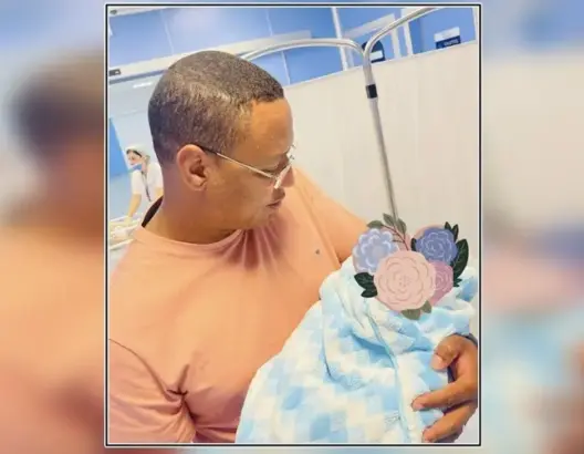 طاقم “العمق” يهنئ الزميل محمد لغروس بازدياد مولوده الجديد عثمان