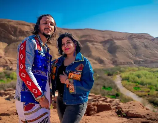 مجموعة “تنالت” وأمال بن عالية يصدران أغنية “أموتل” (فيديو)