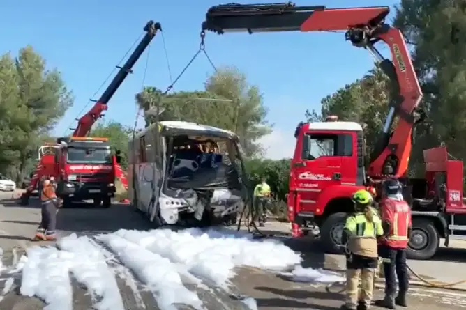مصرع عاملة مغربية بإسبانيا وإصابة 24 أخريات.. وقنصلية المغرب تحدث خلية أزمة