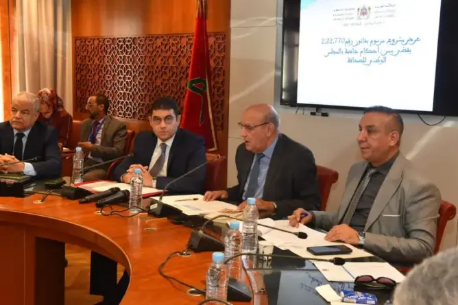 لجنة برلمانية تستعد لمناقشة مشروع “اللجنة المؤقتة” للصحافة المثير للجدل