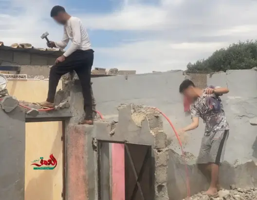 مصرع شاب وإصابة آخرين أثناء هدم منازل صفيحية بسيدي بنور.. والسلطات تفتح تحقيقا (صور)