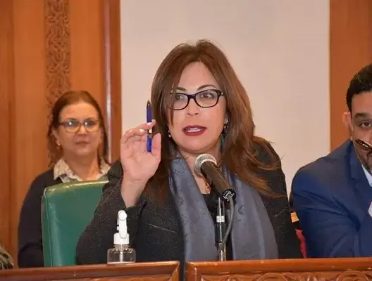 زوج عمدة الرباط يستعطف لاستمرارها بمنصبها.. ومستشارو الأحرار: رأسها مطلوب