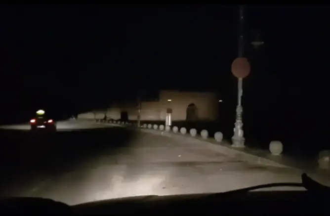 بعض شوارع وسط مدينة وجدة، منذ أيام، في ظلام دامس