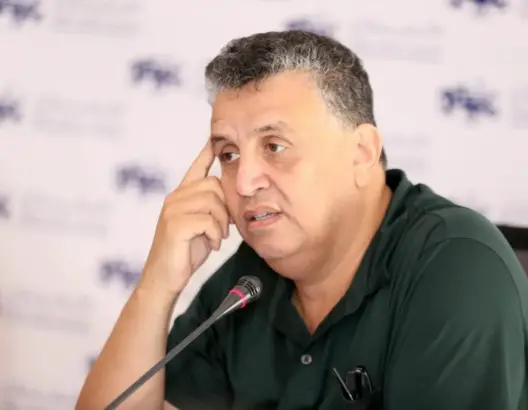 وهبي يلج المستشفى لإجراء عملية على الرأس ومقرب يكشف لـ”العمق” وضعه الصحي