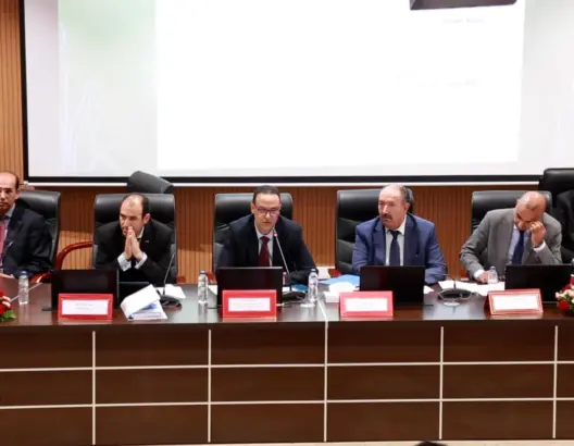 أكاديميون وقانونيون يناقشون أدوار المحاكم الإدارية في حماية الحقوق