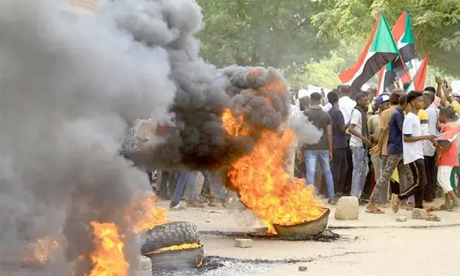 استمرار الاشتباكات بالسودان رغم مباحثات الجيش و”الدعم السريع” بالسعودية