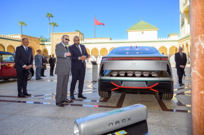 الملك يترأس تقديم أول نموذج لسيارة من صنع مغربي