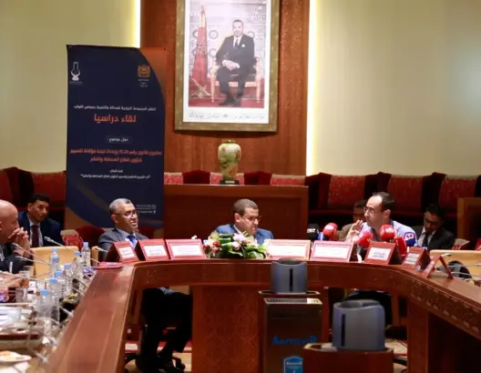لقاء دراسي بالبرلمان: اللجنة المؤقتة للصحافة ورطة قانونية وتهديد حقيقي للدستور