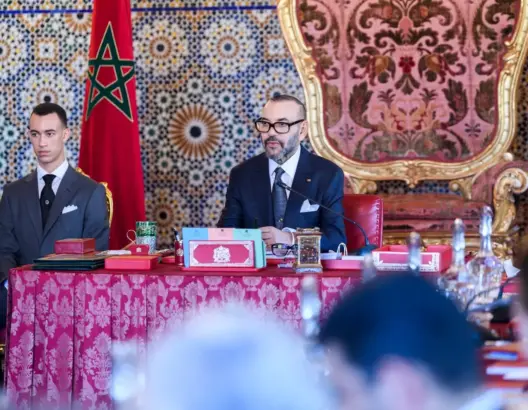 خطط الدعاية الإعلامية للخصوم تنهار أمام زخم الأنشطة والمبادرات الملكية