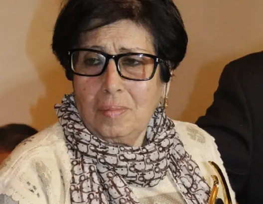 الأديبة بنونة تحذر من تسليم المغرب لـ”الصهيونية” وتنتقد تخريج المدرسة لـ”أشباه الرجال والنساء”