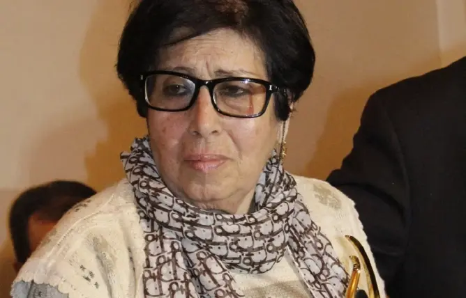 الأديبة بنونة تحذر من تسليم المغرب لـ”الصهيونية” وتنتقد تخريج المدرسة لـ”أشباه الرجال والنساء”