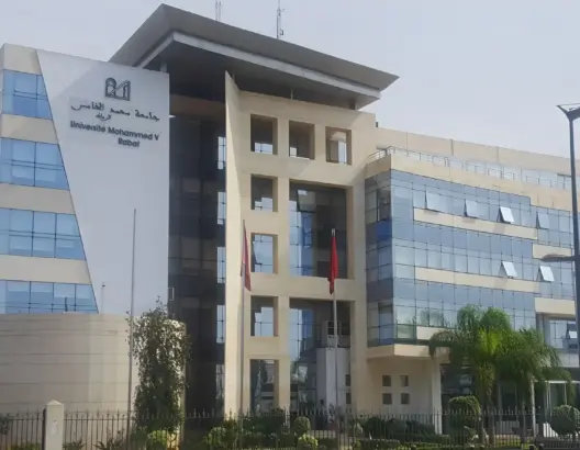 وزارة ميداوي تعفي الموظفين ذوي الدخل المحدود من الرسوم وتوحد أسعار “التوقيت الميسر”