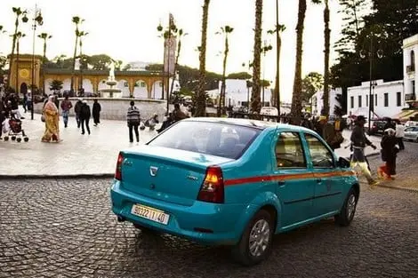 سلطات طنجة توافق “مبدئيا” على رفع تسعيرة سيارات الأجرة الصغيرة