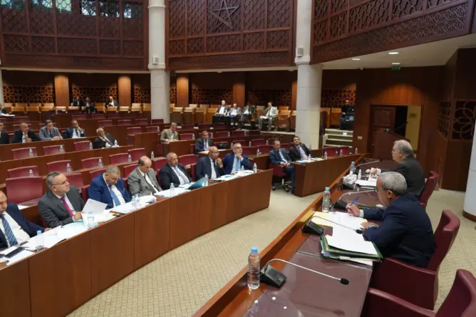 لجنة الداخلية تصادق على مشروع قانون الشركات الجهوية