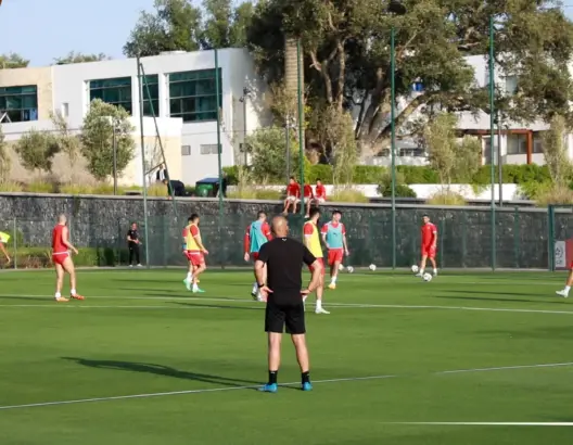 في غياب بونو.. المنتخب المغربي يخوض حصة تدريبية قبل مواجهة الرأس الأخضر وجنوب افريقيا