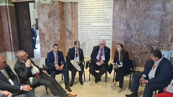 من بوخاريست .. الدرويش يستعرض تجربة المغرب في مجال اللامركزية والإيكولوجيا