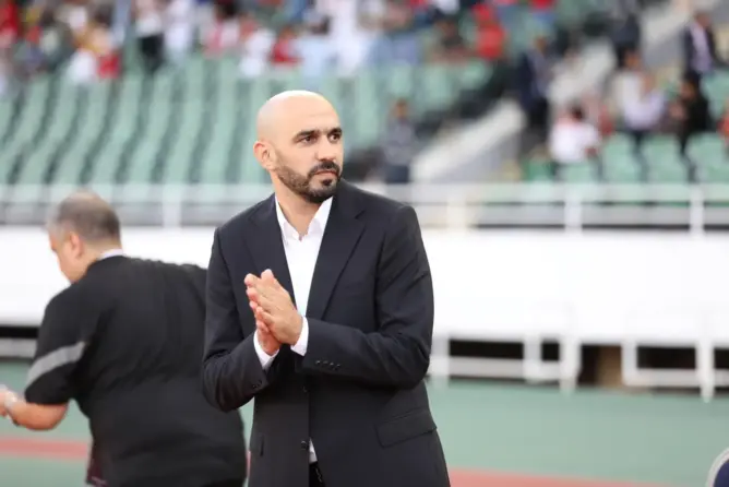 تقارير هولندية: وليد الركراكي ضمن الخيارات المرشحة لتدريب فينورد الموسم المقبل