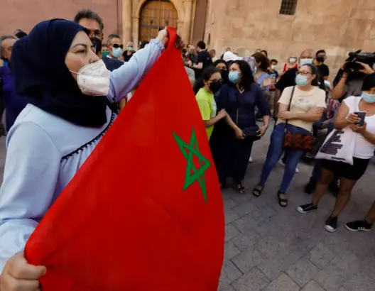 تقرير يسلط الضوء على استهداف المغاربة بالأخبار الكاذبة في إسبانيا