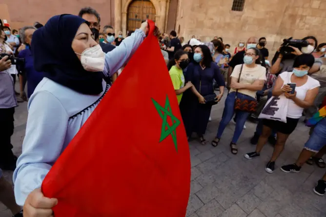 تقرير يسلط الضوء على استهداف المغاربة بالأخبار الكاذبة في إسبانيا