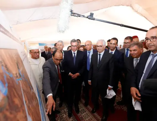 أخنوش يتفقد رفقة وفد حكومي مشاريع اجتماعية واقتصادية وفلاحية بزاكورة
