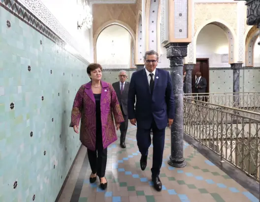 استقبل رئيس الحكومة  عزيز أخنوش، الإثنين بالرباط، كرستالينا جيورجيفا Kristalina Georgieva، المديرة العامة لصندوق النقد الدولي (FMI)، التي تقوم بزيارة رسمية للمغرب في إطار التحضيرات الجارية لتنظيم الاجتماعات العامة السنوية لمجموعة البنك الدولي وصندوق النقد الدولي، والتي من المقرر أن تحتضنها مدينة مراكش شهر أكتوبر المقبل، وكذا من أجل تعزيز الشراكة القائمة بين المملكة وصندوق النقد الدولي.