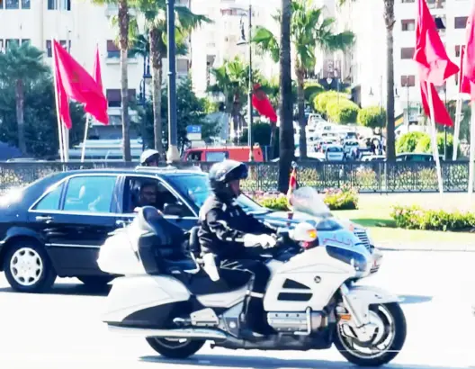 لحظة وصول الملك محمد السادس إلى طنجة