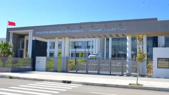 رفع أستاذة شكاية ضد طالب انتقد على “فيسبوك” موضوع امتحان بكلية الطب