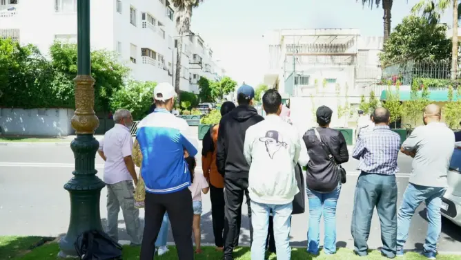أزيد من 170 متضررا.. مغاربة يحتجون أمام سفارة إيطاليا بسبب تأخر مواعيد “الفيزا”