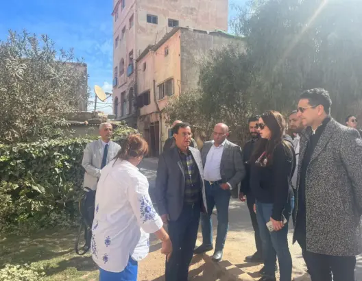 زيارة رئيسة جماعة الدار البيضاء ونائبها لساكنة الزنقة 18 بسيدي الخدير