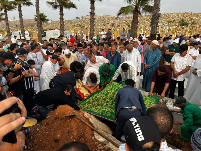 وفاتها خلفت صدمة لدى البيجيدي.. تشييع جثمان الوزيرة السابقة سمية بنخلدون بالرباط (فيديو)