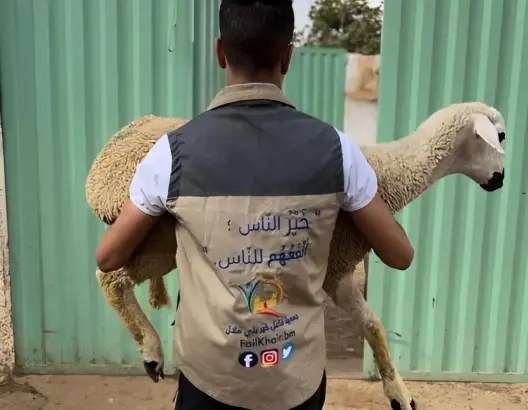 “فاعل خير” توزع أزيد من 50 كبشا على الأسر المعوزة ببني ملال