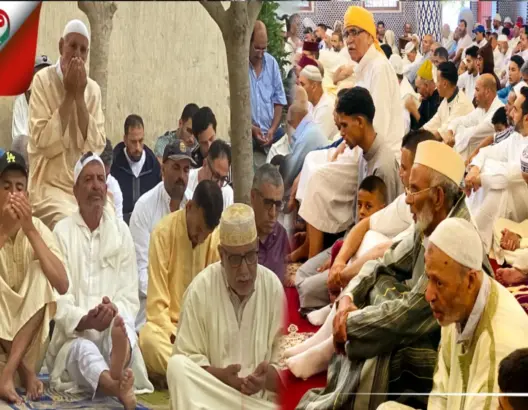 الدعاء وسط أجواء مفعمة بالخشوع أثناء صلاة عيد الأضحى بأزمور