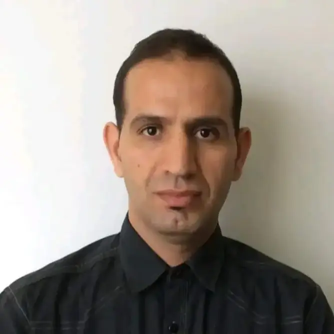 وفاة الكاتب محمد برشي .. شهادات مؤثرة في رحيل “المغترب”