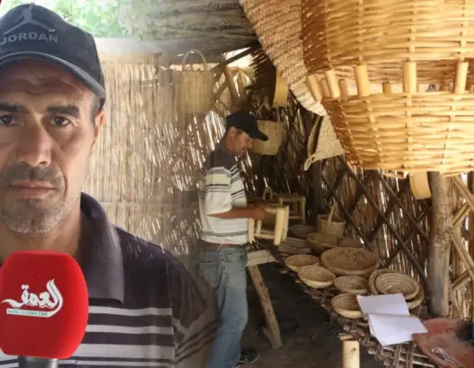 "حصيرة "وأثاث منزلية من القصب ... حرفة يدوية تأبى الانقراض رغم ضع الاقبال