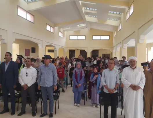 حواسيب ورحلات تشجيعا للمتفوقين دراسيا بأوسيكيس العليا نواحي تنغير