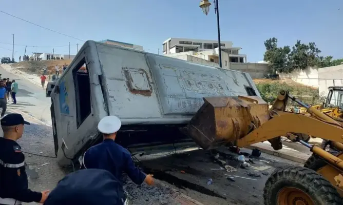 “فيتاليس” تكشف تفاصيل حادثة تطوان وتحمل رئيس الجماعة مسؤولية رفض رفع أسطول الحافلات