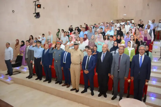 أزيلال تحتفي بالمتميزين.. والمدير الإقليمي يدعو لاحتضان المدرسة للحفاظ على المكتسبات