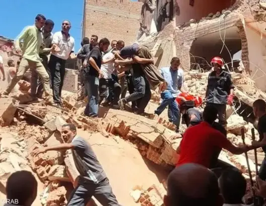 سقوط 8 قتلى إثر انهيار عمارة سكنية من 5 طوابق بالقاهرة