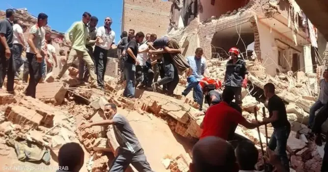 سقوط 8 قتلى إثر انهيار عمارة سكنية من 5 طوابق بالقاهرة
