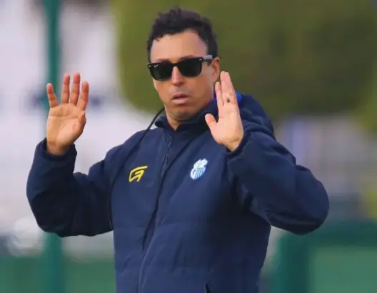 اتحاد طنجة يتجه إلى فسخ عقد مدربه هلال الطير