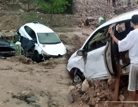 السيول تجرف سيارات وتغمر “مولاي ابراهيم” نواحي الحوز