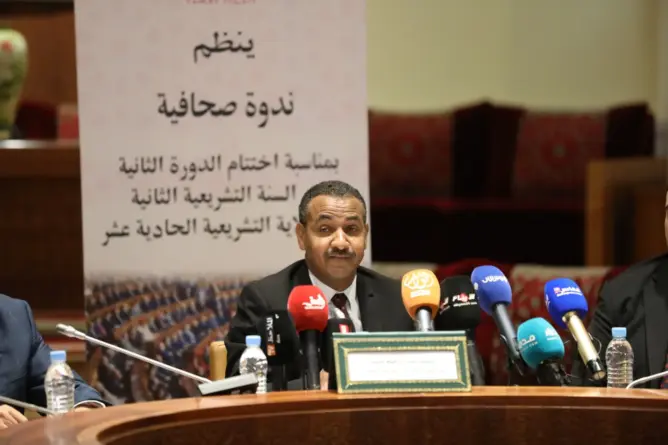 الفريق الاشتراكي ينتقد “قتل” الممارسة البرلمانية ويتهم الحكومة بإضعاف البرلمان