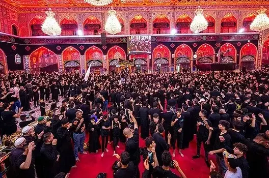 عاشوراء.. مئات الآلاف يحيون ذكرى مقتل الإمام الحسين في كربلاء