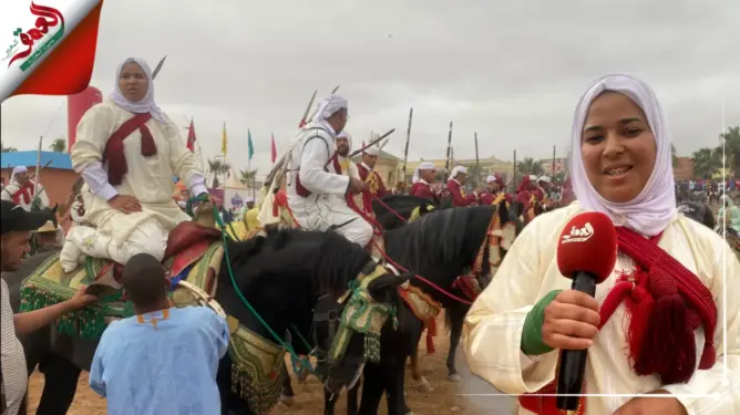 إيمان.. فارسة دكالية مولعة بالتبوريدة تشربت حب الخيل منذ الصغر تحكي عن تجربتها